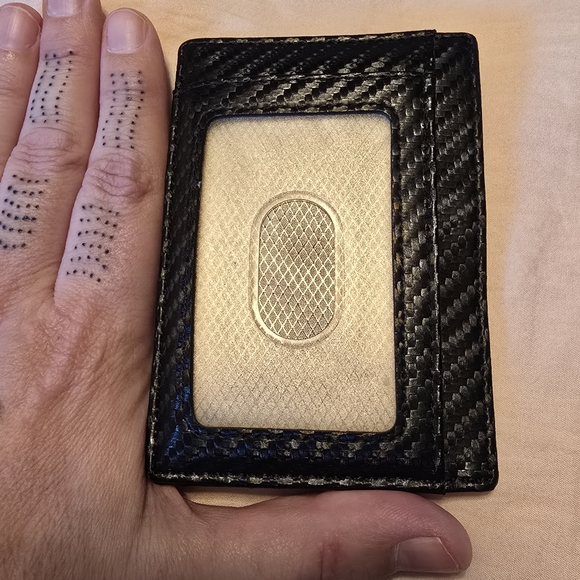 EUC Bulliant slim wallet card holder - Picture 2 of 5